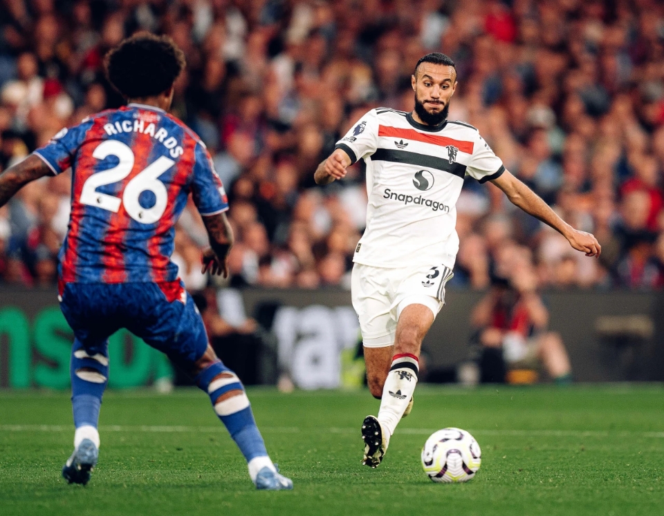 包含水晶宫客场战平，球员表现获主教练肯定的词条