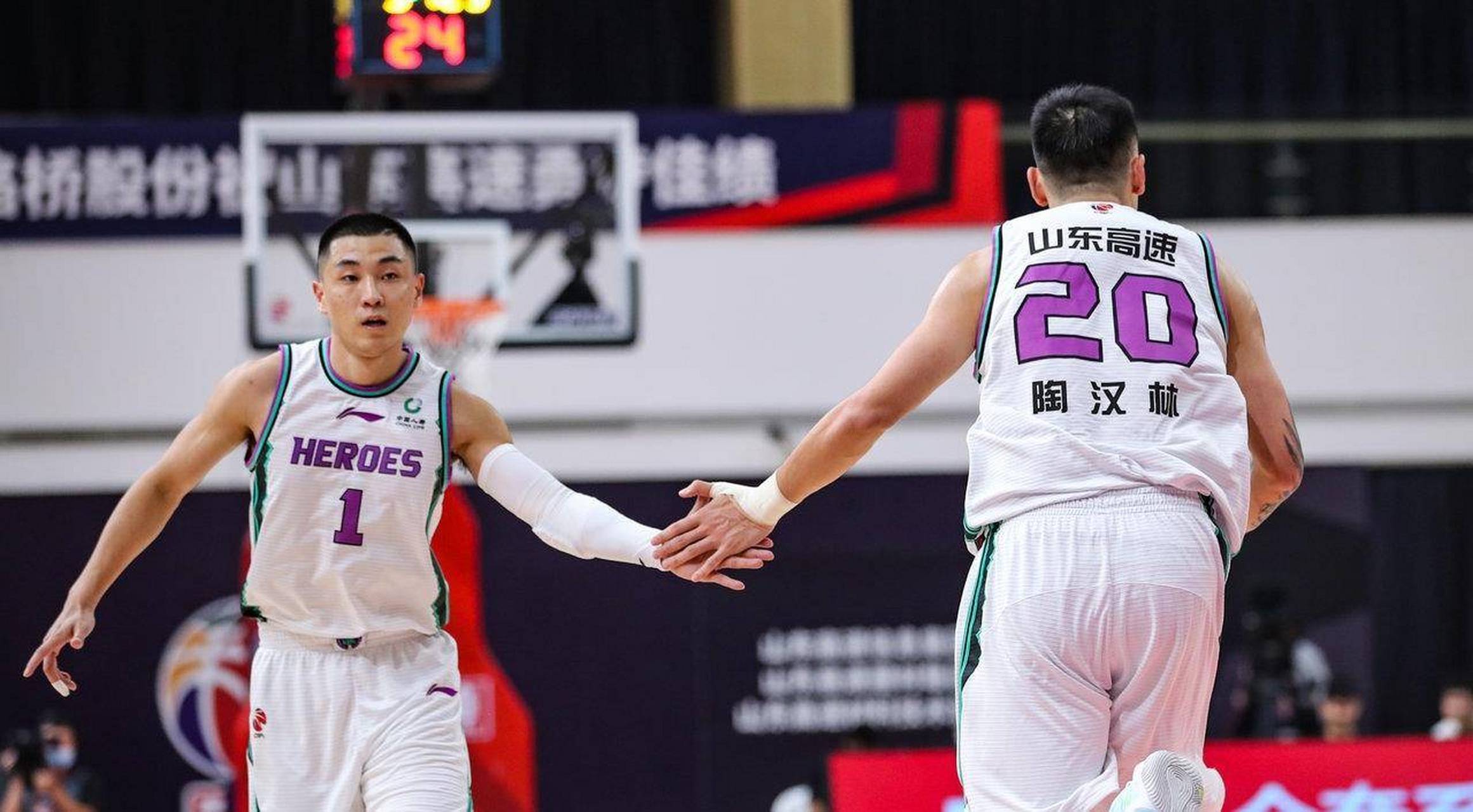 贵州男篮团队配合出色,成功击败山东队 贵州男篮团队配合出色,成功击败山东队