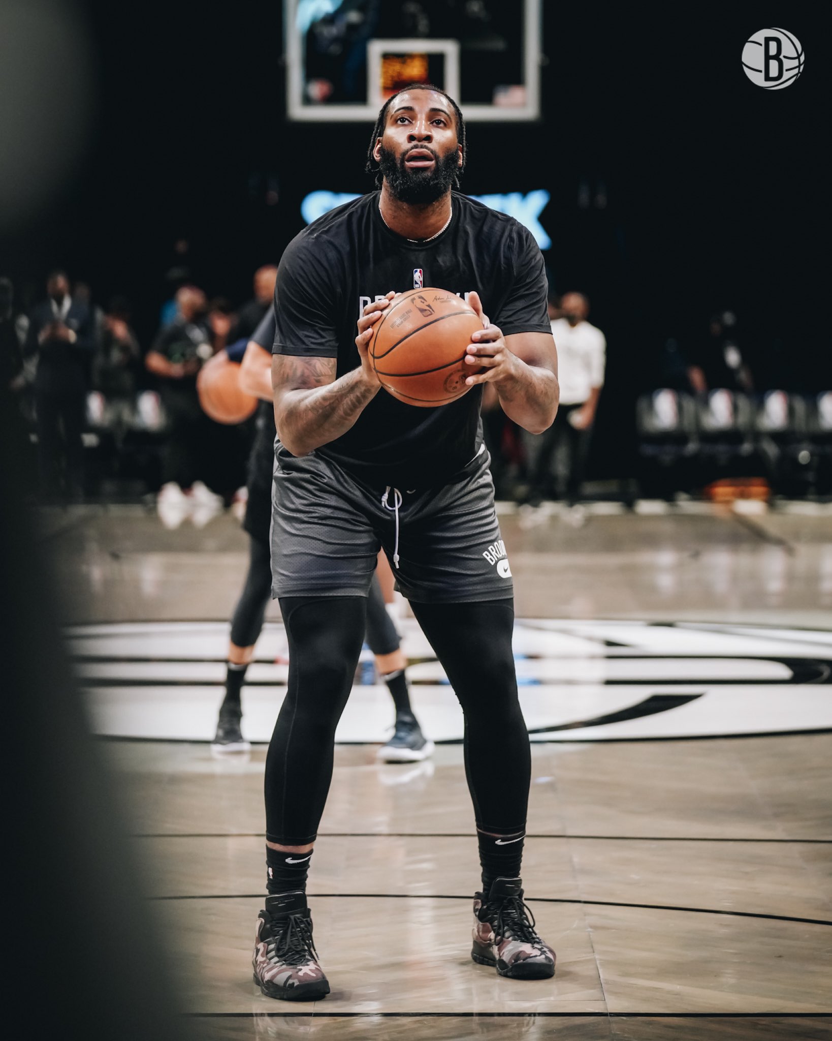 包含篮网新秀获赛季首次首发机会，表现尚可的词条