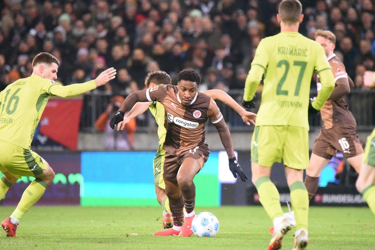 奥格斯堡客场击败霍芬海姆，实力得到认可