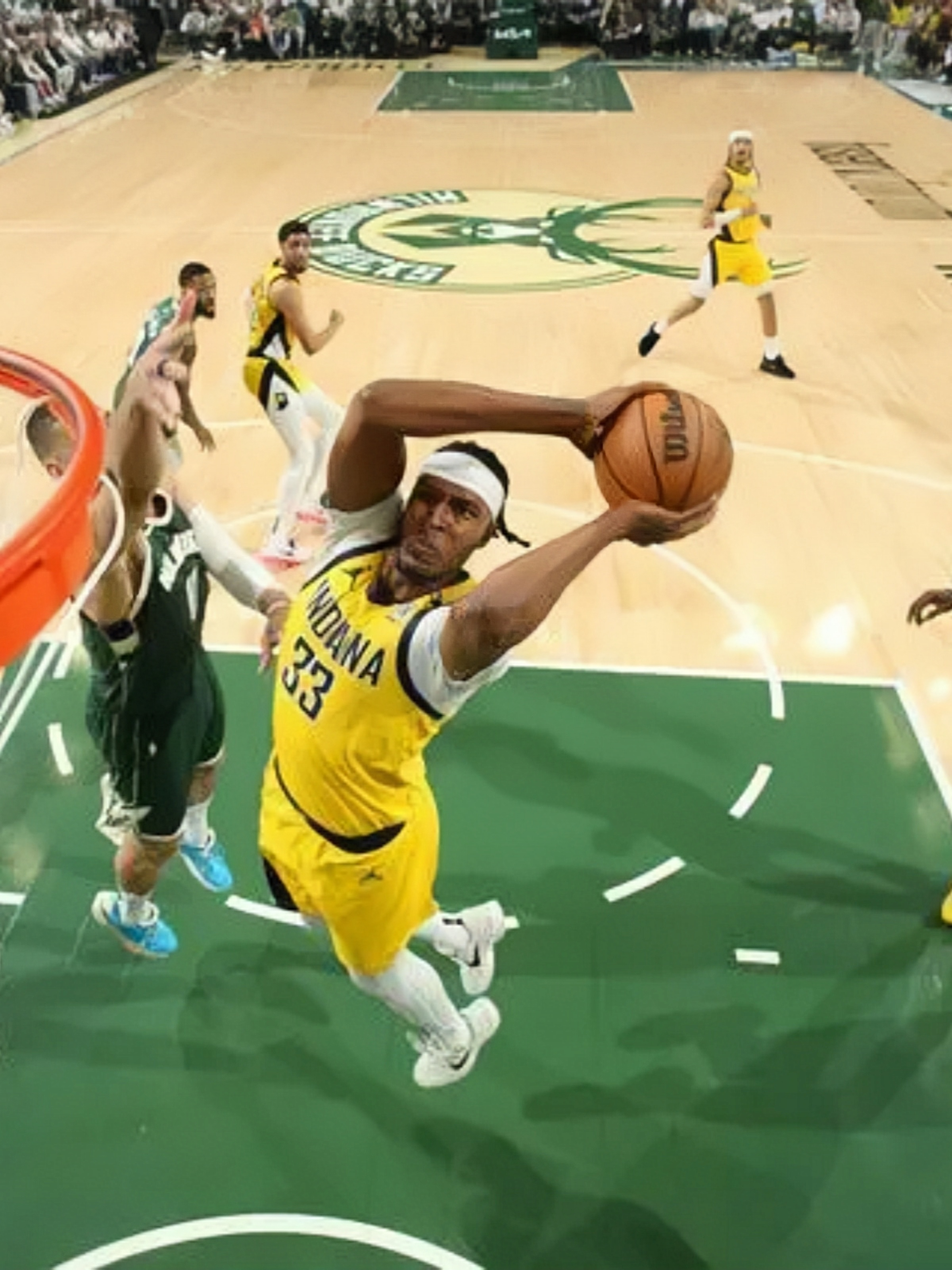 步行者队员发挥出色，双破对手