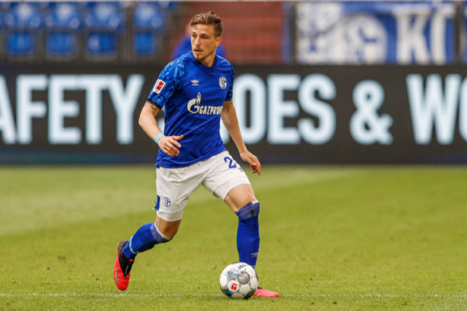 沙尔克客场失利，晋级路上迎来阻碍的简单介绍