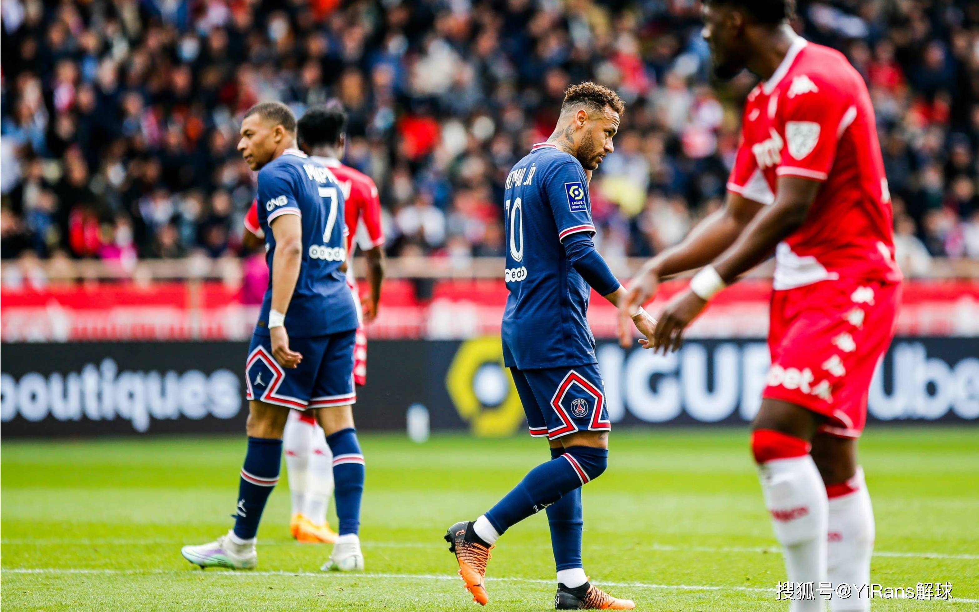 关于法甲夺冠热门：巴黎圣日耳曼继续稳坐榜首的信息