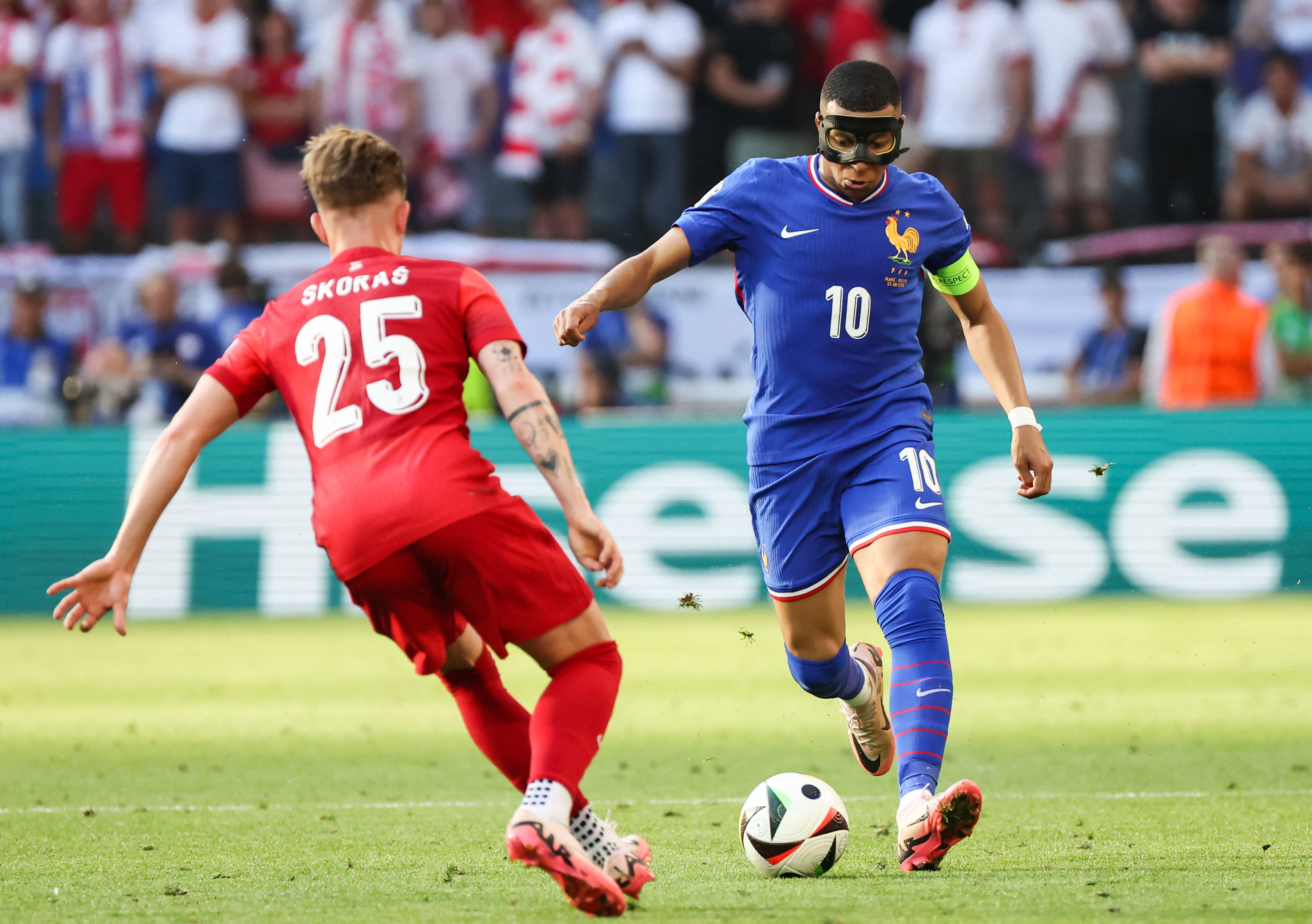 关于欧洲国家队之间的对决，场上竞技火热的信息