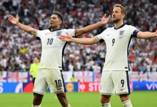 斯洛伐克队稳定发挥，获得胜利