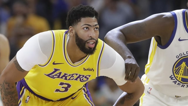 黑白直播nba-山西队横扫新疆队，浓眉哥高光表现