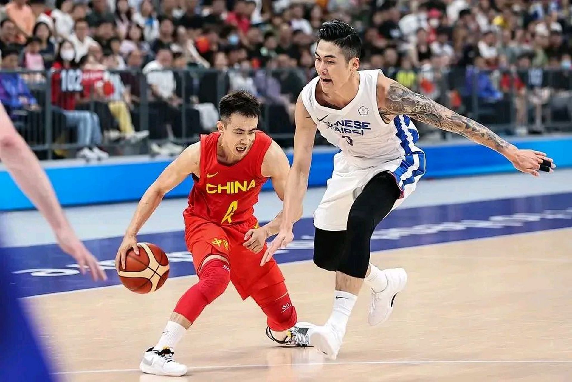 76人鏖战鹈鹕,赵继伟状态火热 76人鏖战鹈鹕,赵继伟状态火热