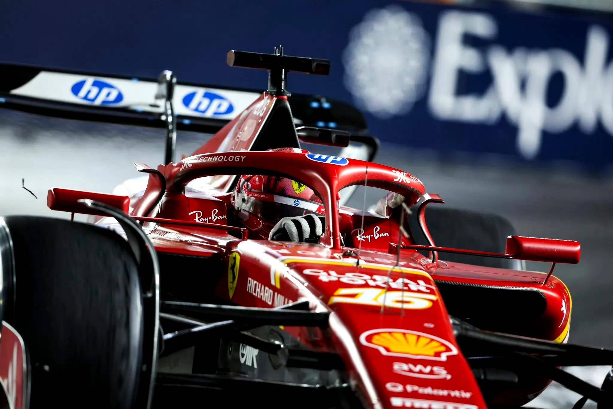 黑白直播-法拉利碾压红牛二队，诺里斯惊艳四座